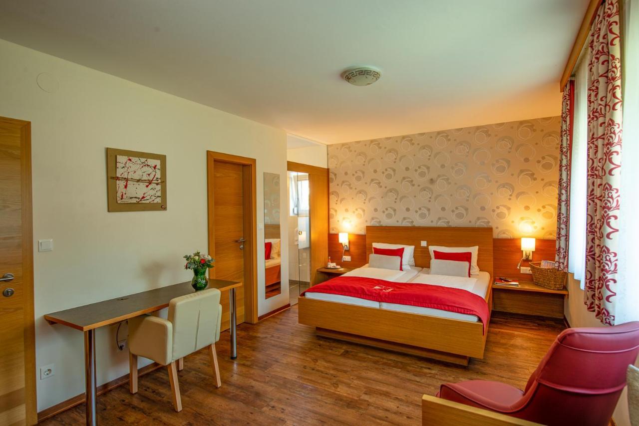Hotel Garni Weinquadrat Вайсенкирхен-ин-дер-Вахау Экстерьер фото