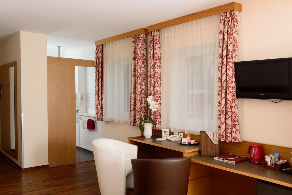 Hotel Garni Weinquadrat Вайсенкирхен-ин-дер-Вахау Экстерьер фото